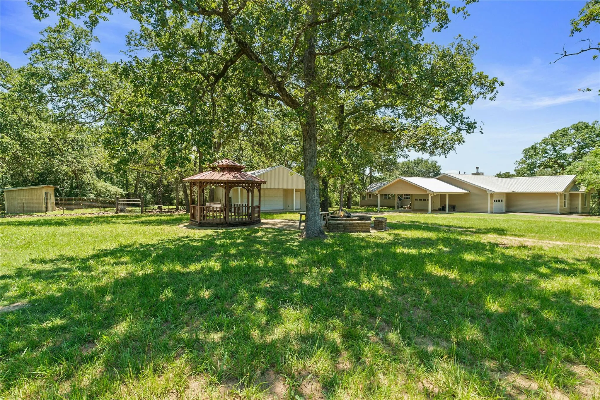 1009 Oakridge Road