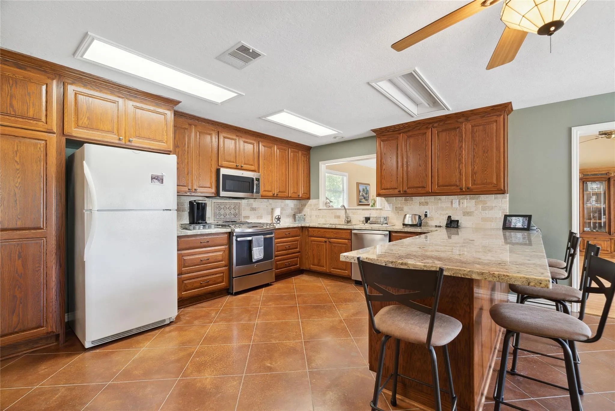 1009 Oakridge Road