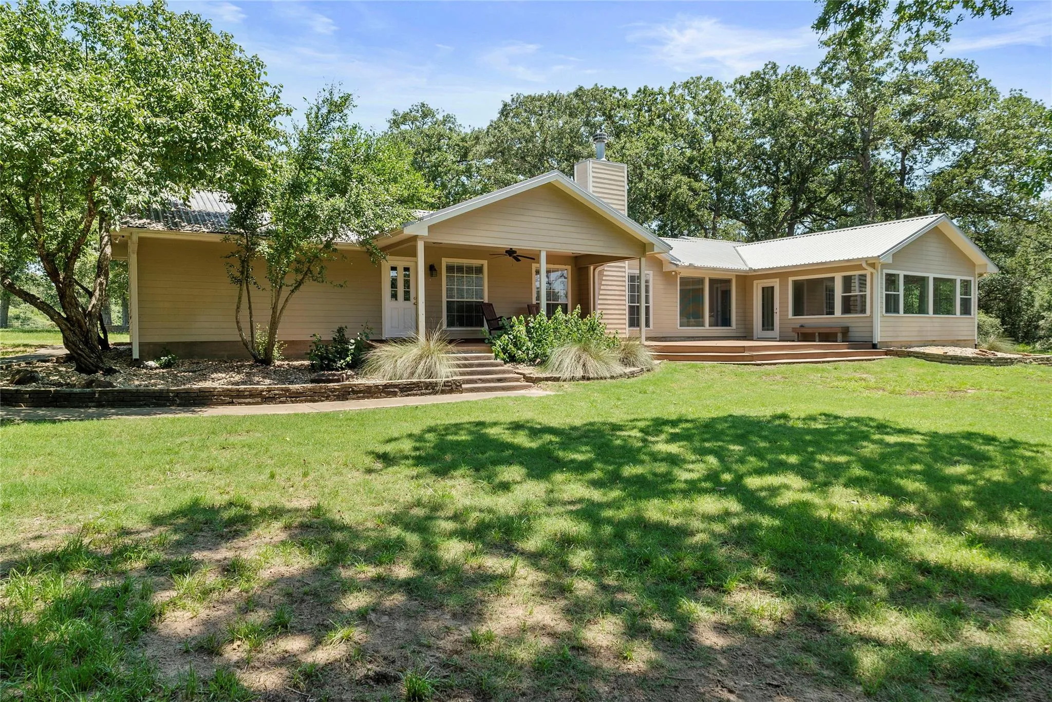 1009 Oakridge Road