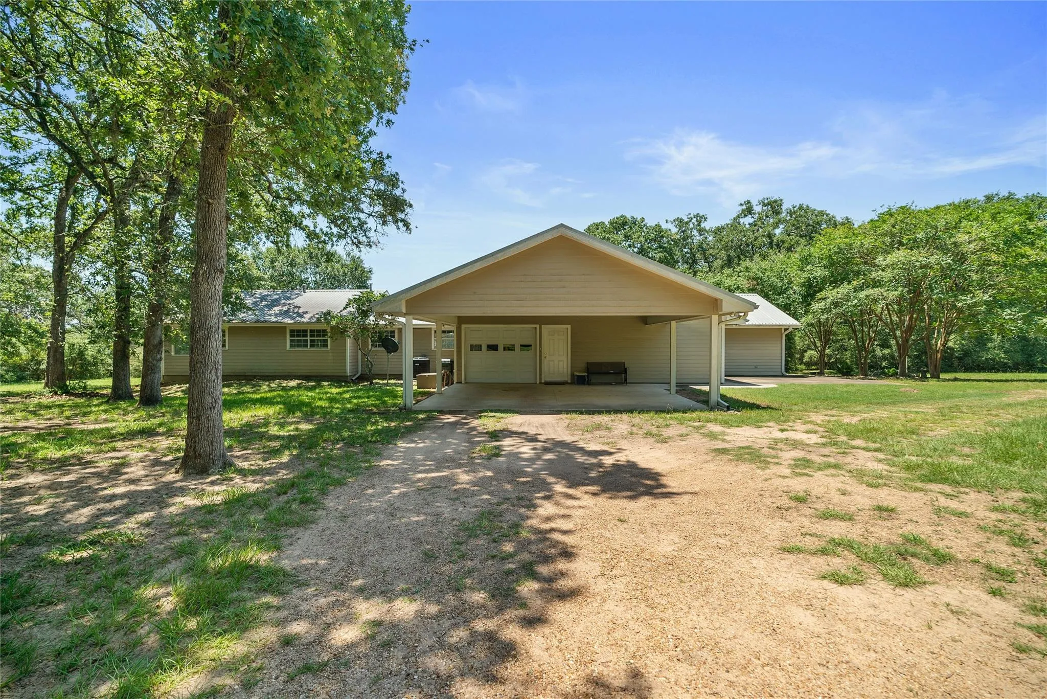 1009 Oakridge Road