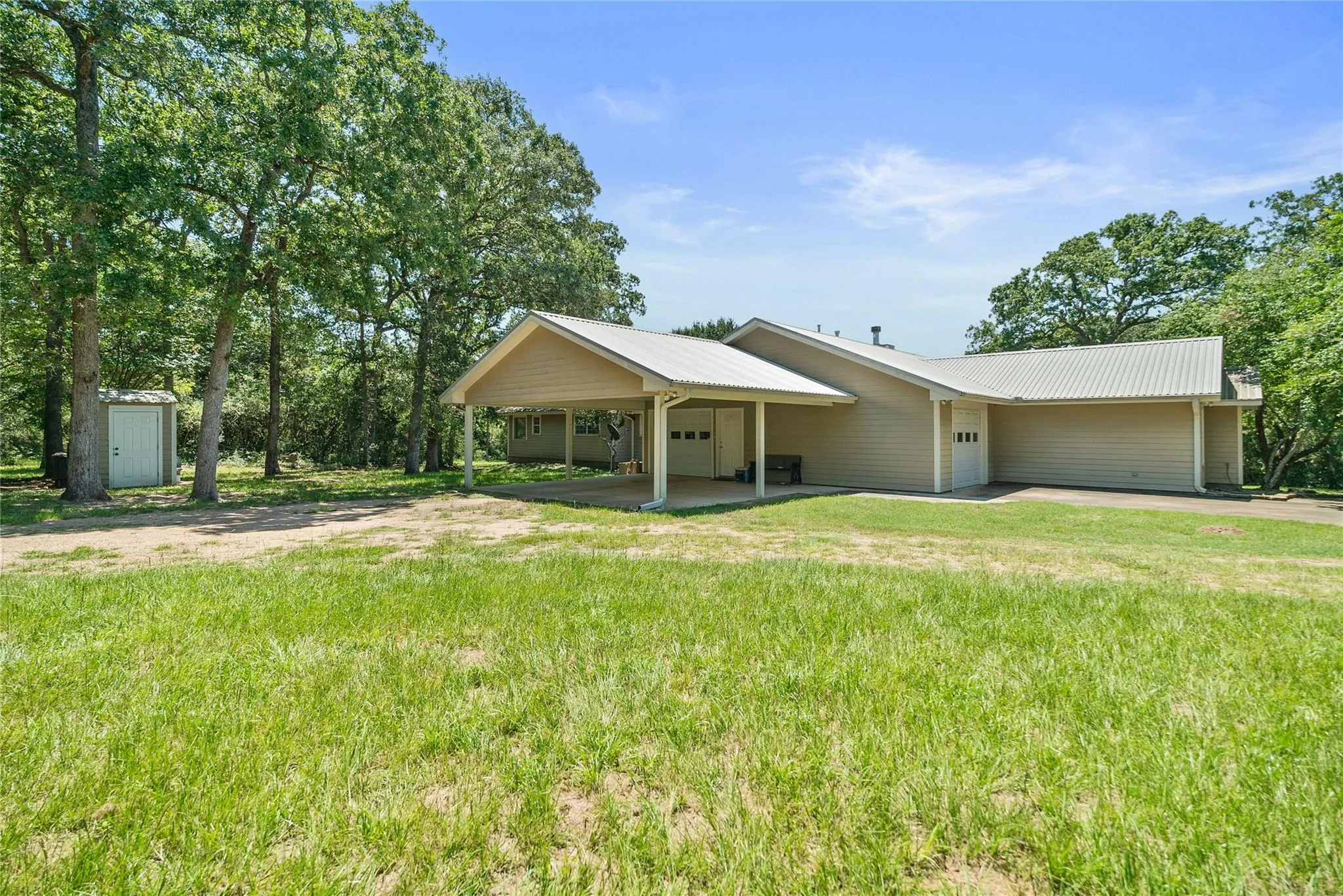 1009 Oakridge Road