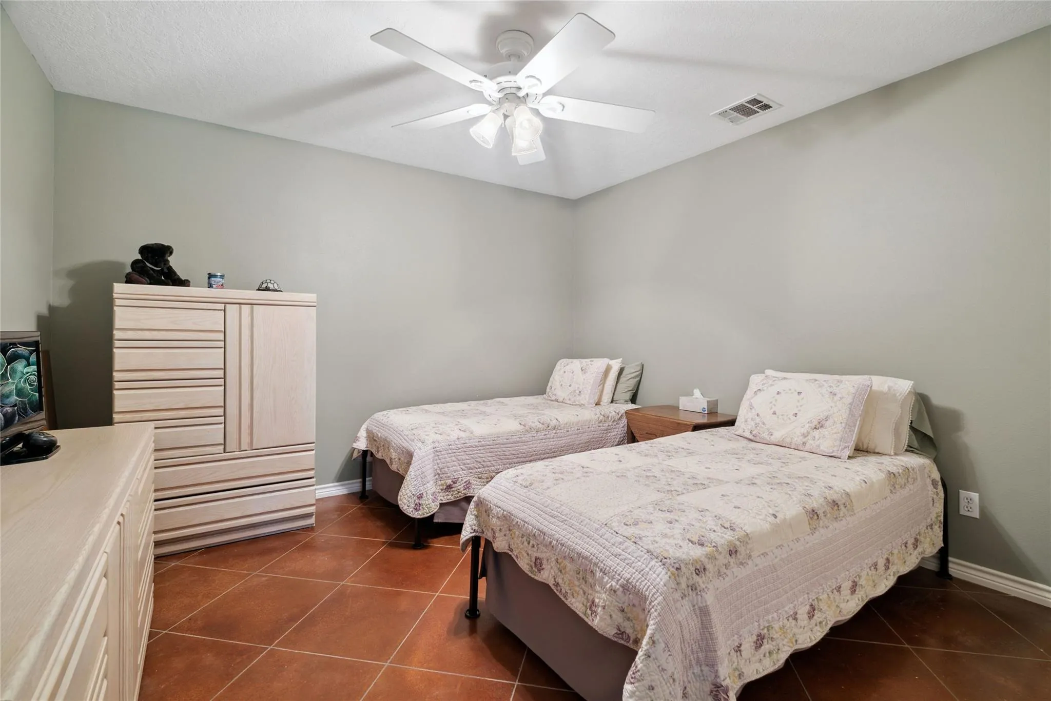 1009 Oakridge Road