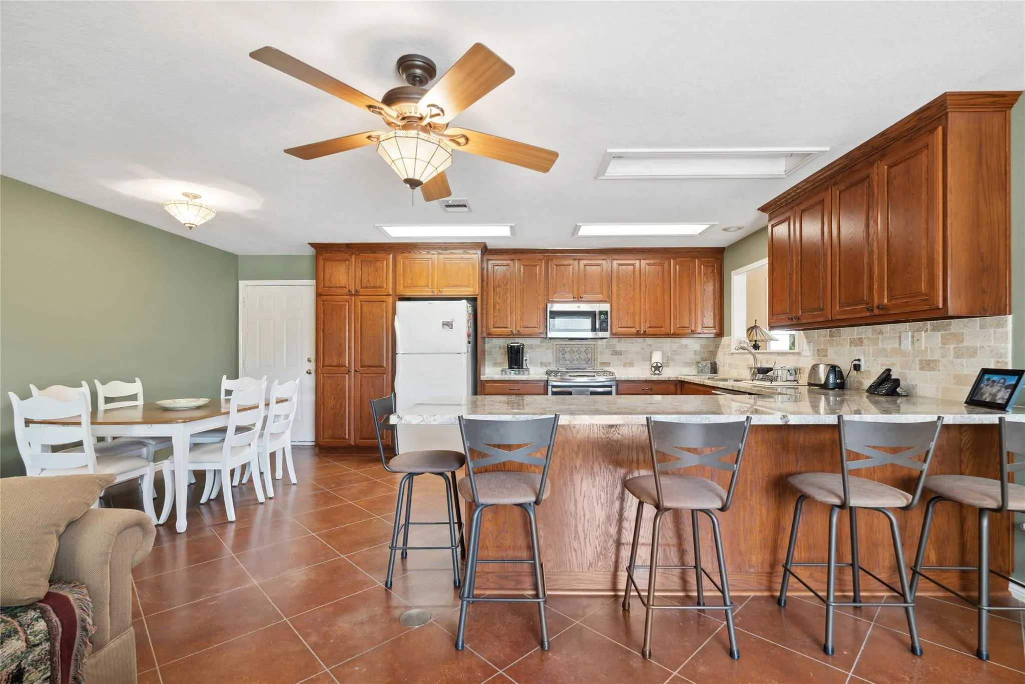 1009 Oakridge Road