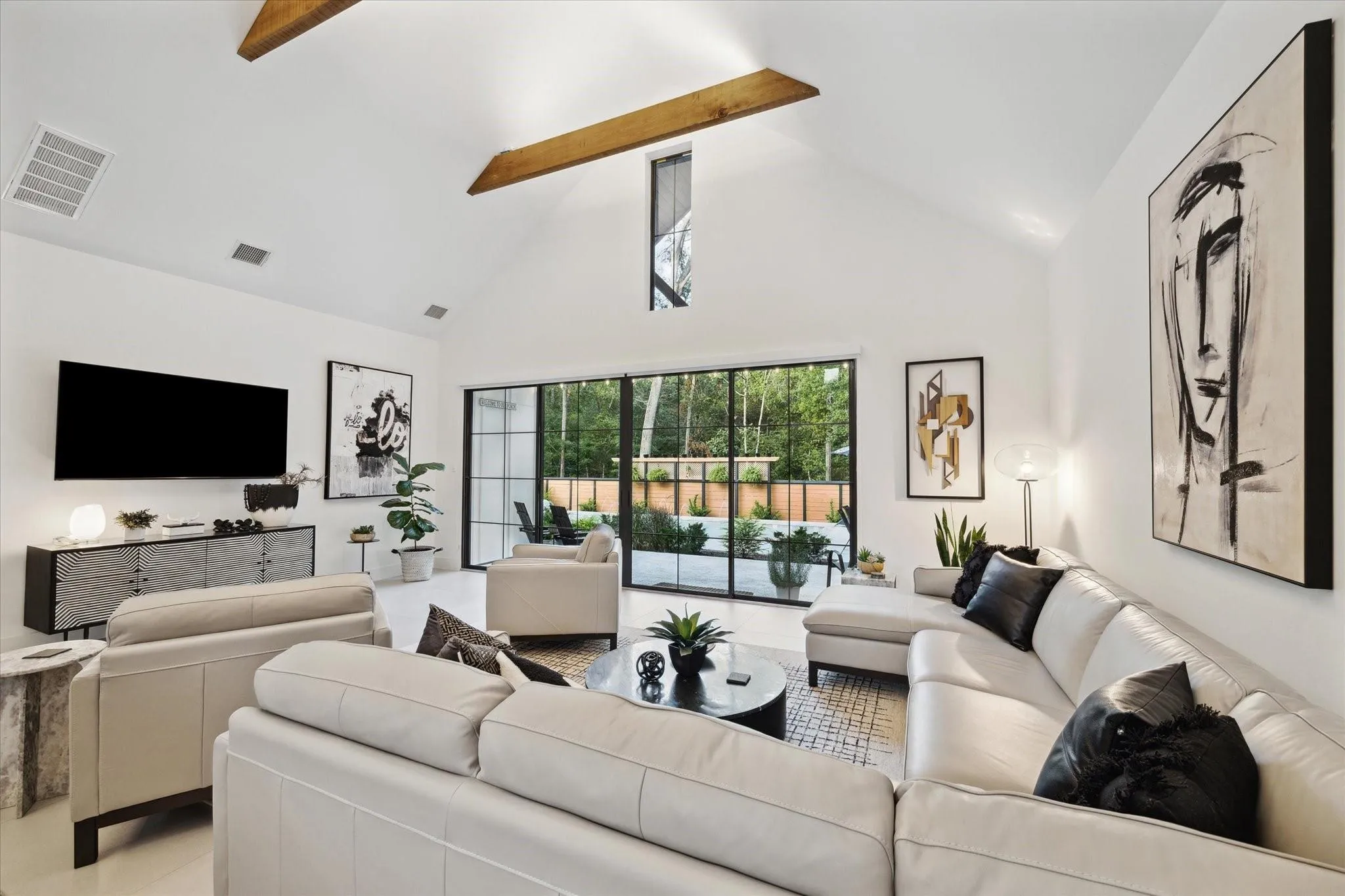 10528 Longleaf Drive
