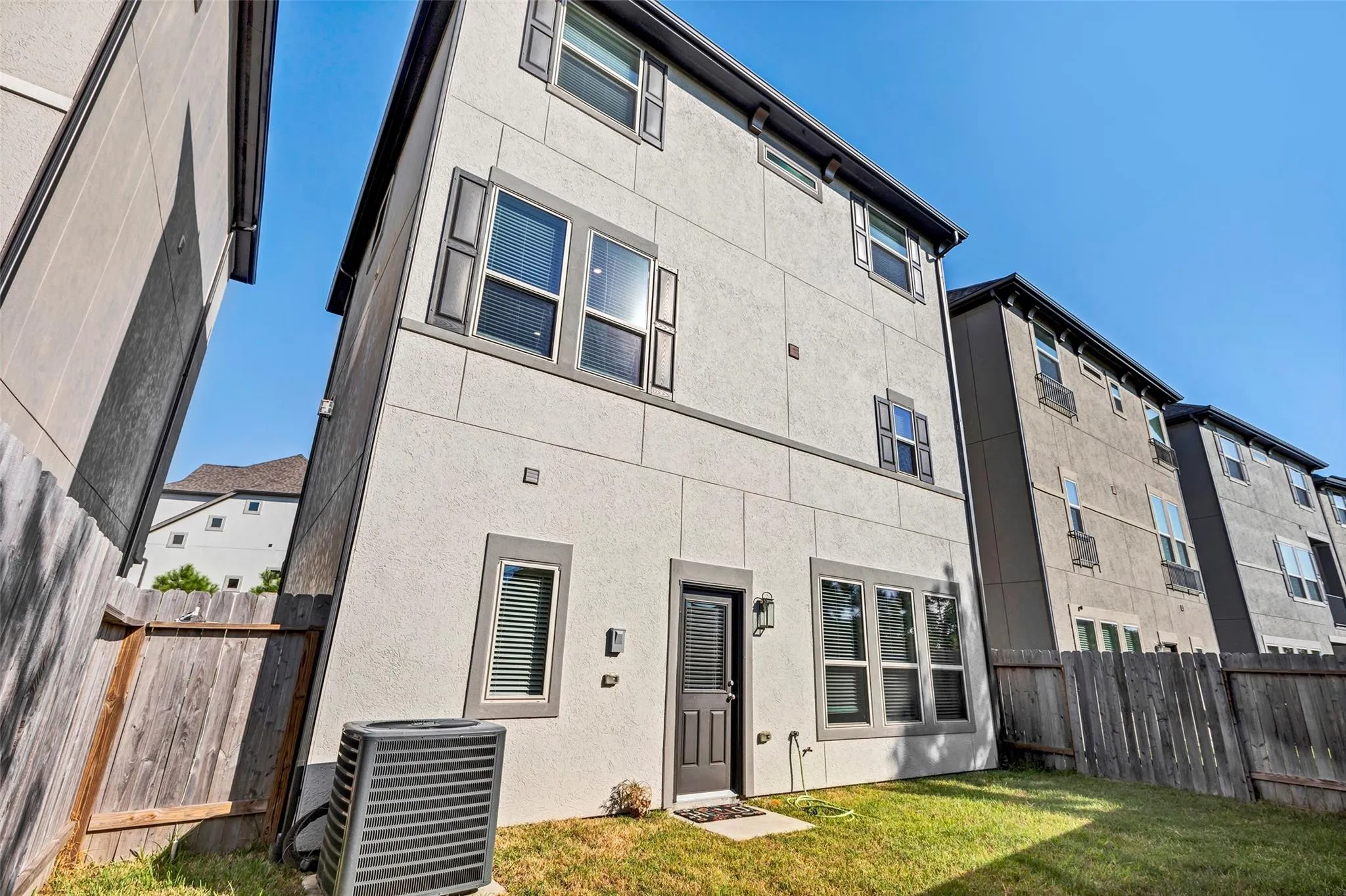 10619 Centre Green Way