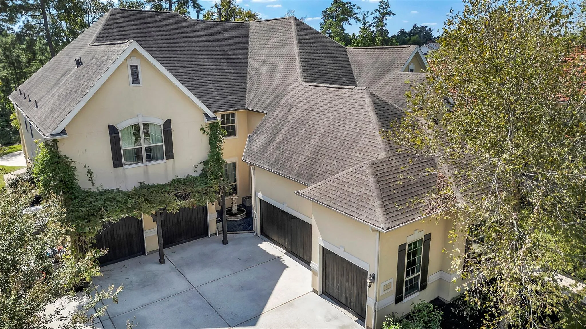 107 E Black Knight Drive