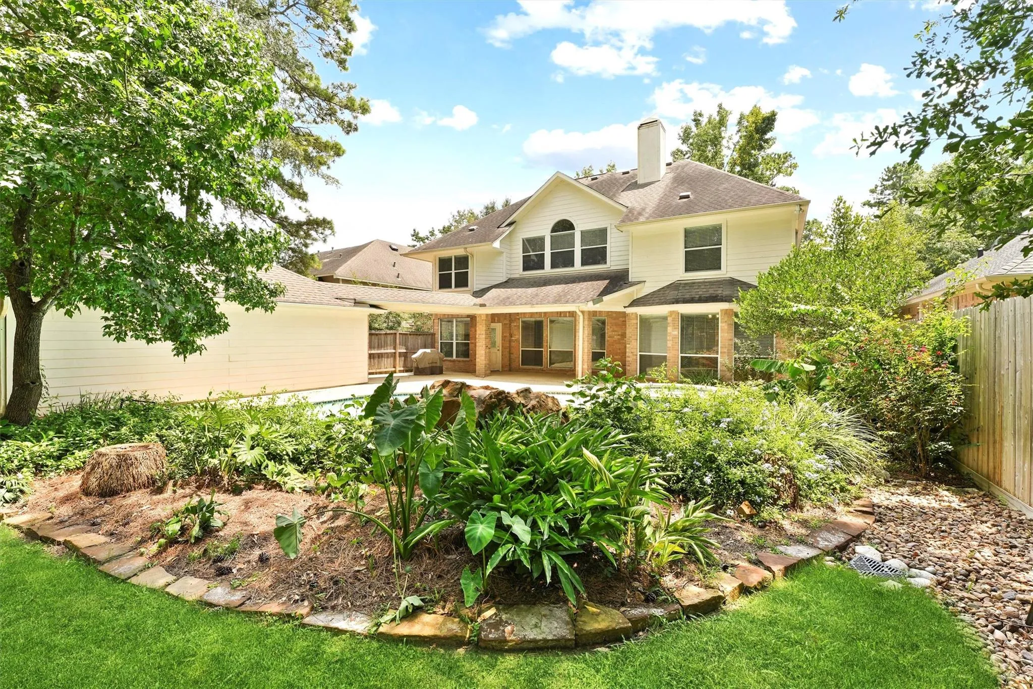 131 E Mirror Ridge Circle  The Woodlands