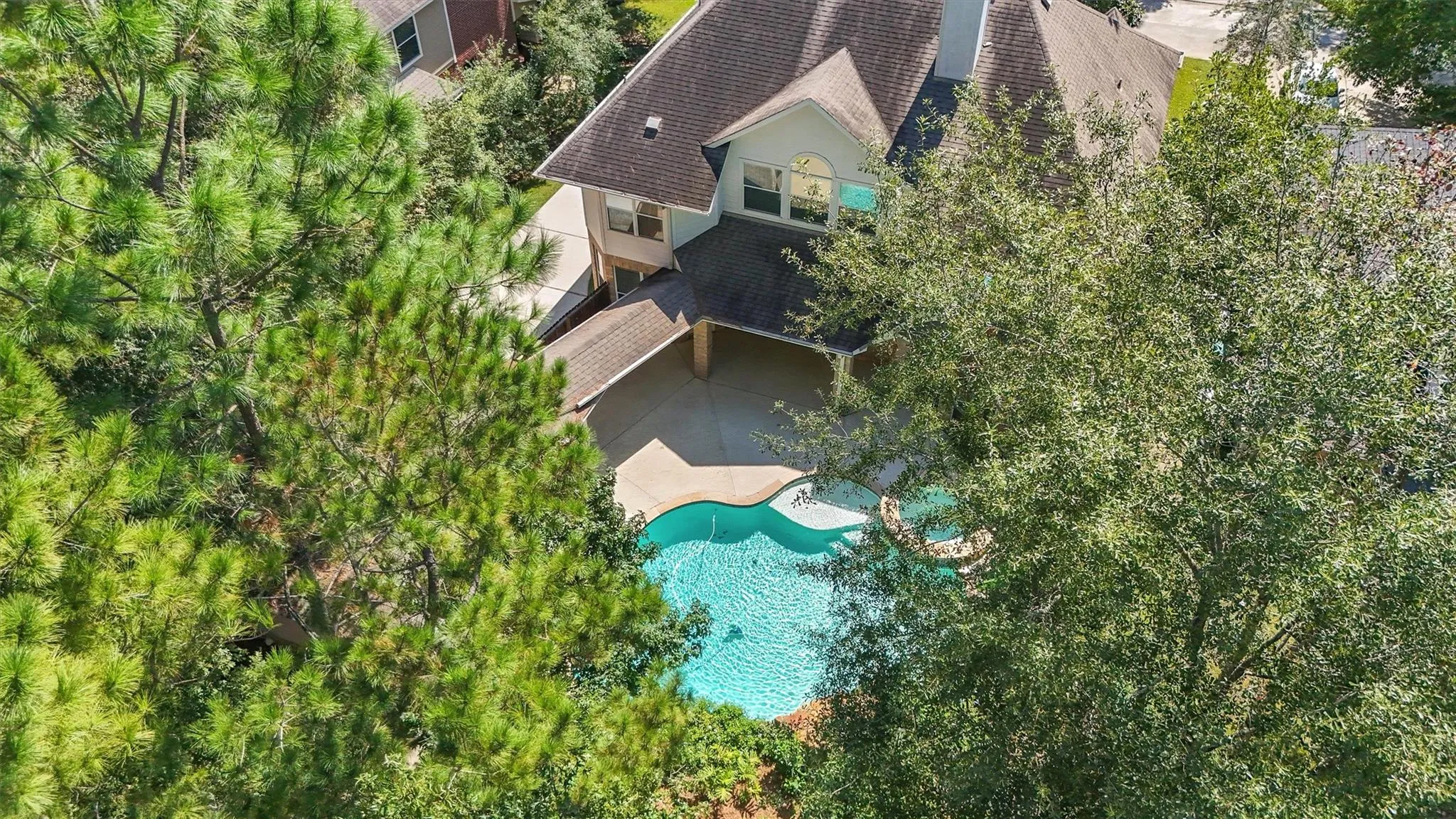 131 E Mirror Ridge Circle  The Woodlands