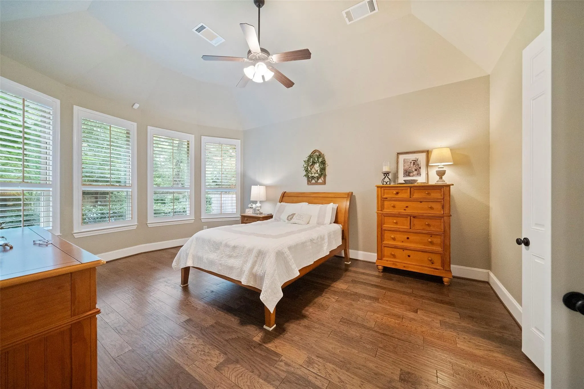 142 Monterrey Bend