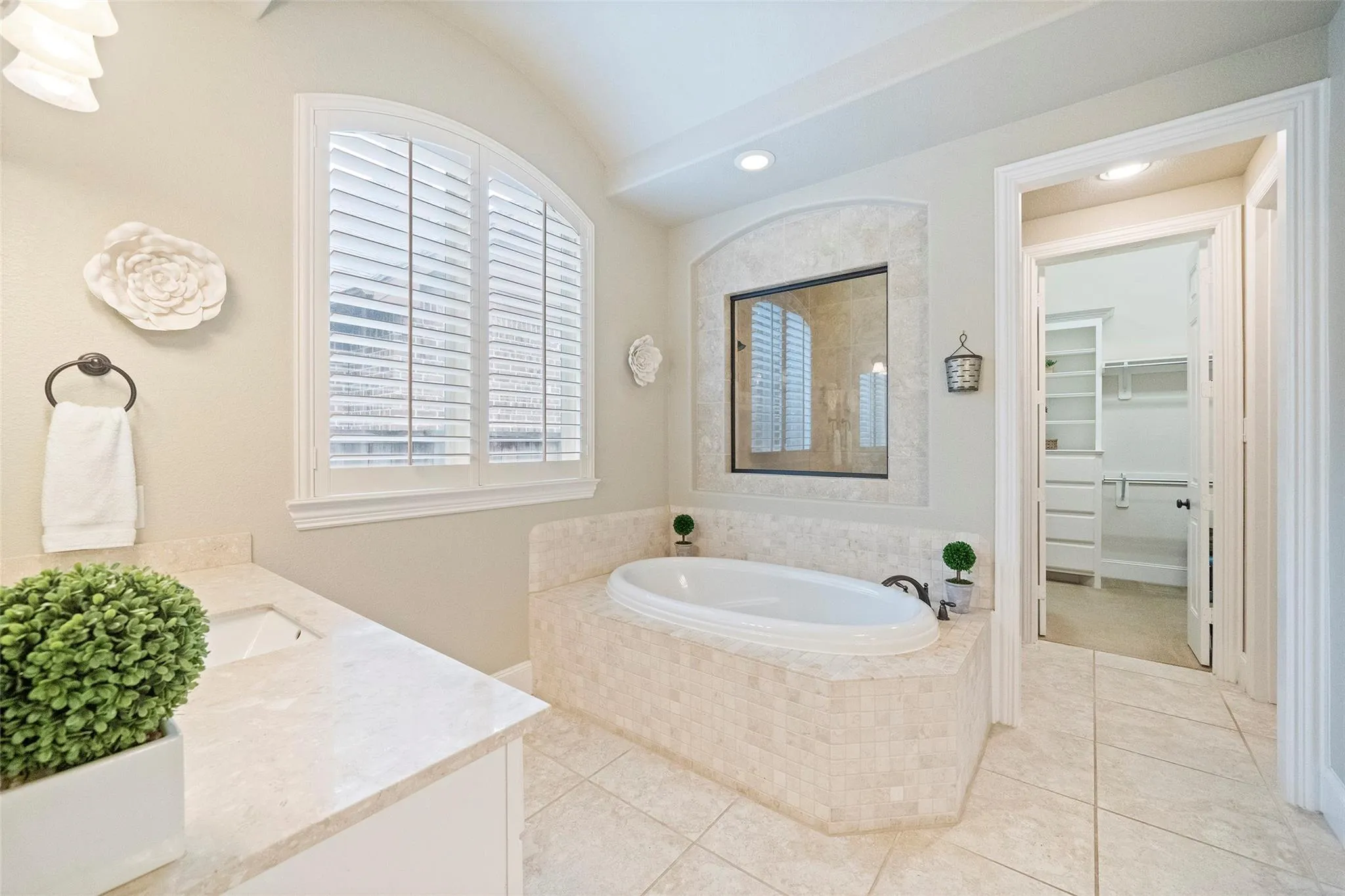 142 Monterrey Bend