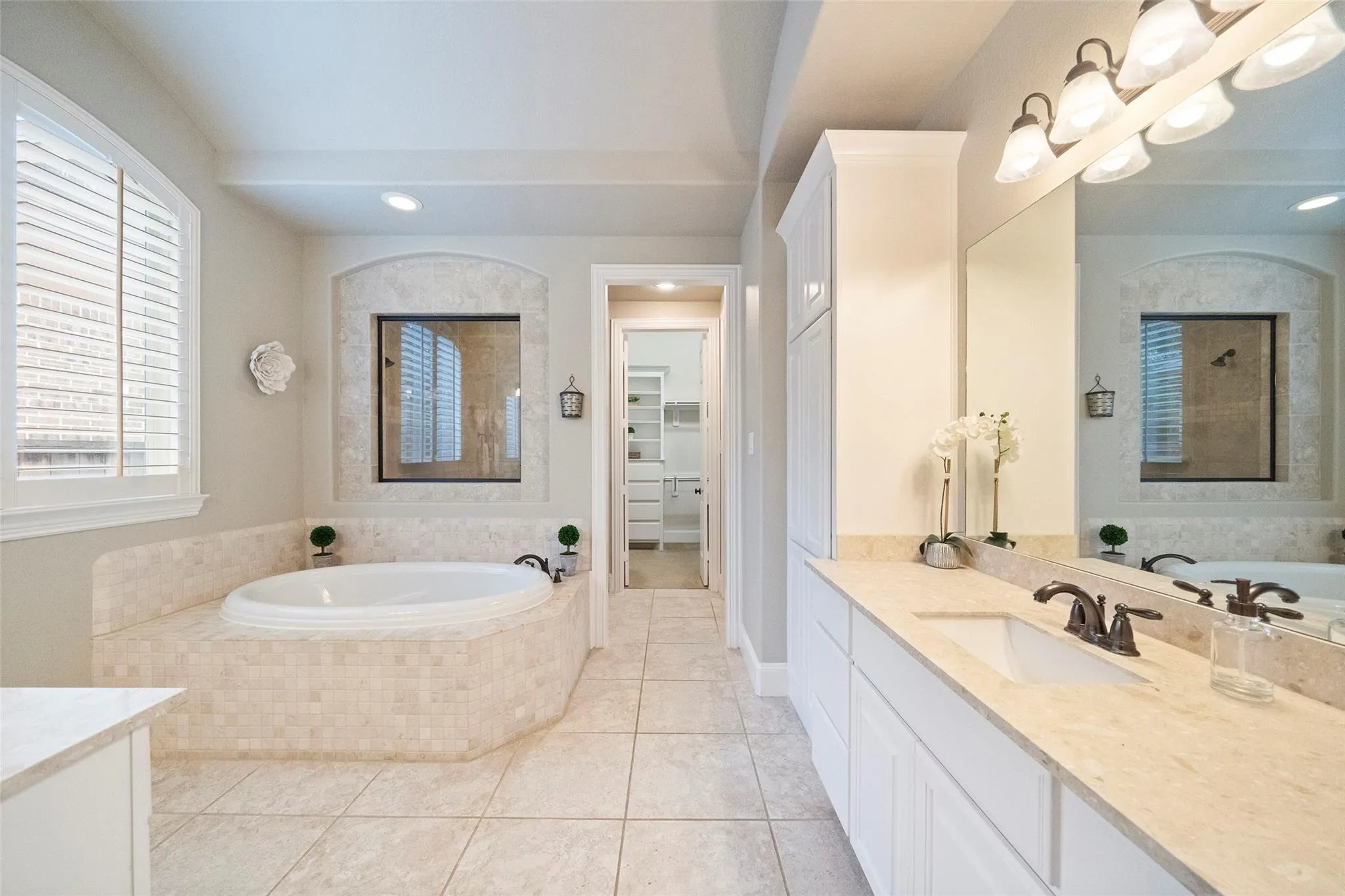 142 Monterrey Bend