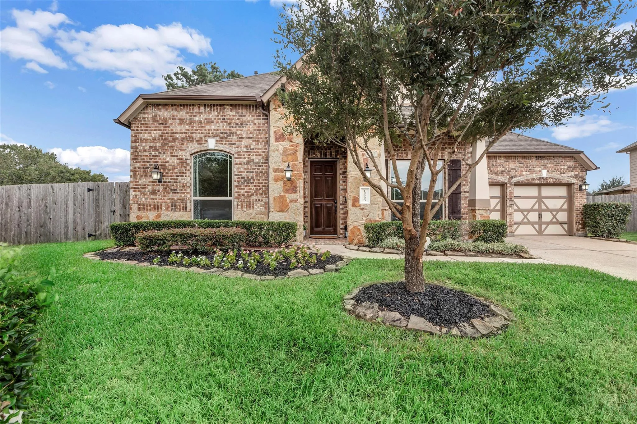 19303 Sanctuary Robin Lane