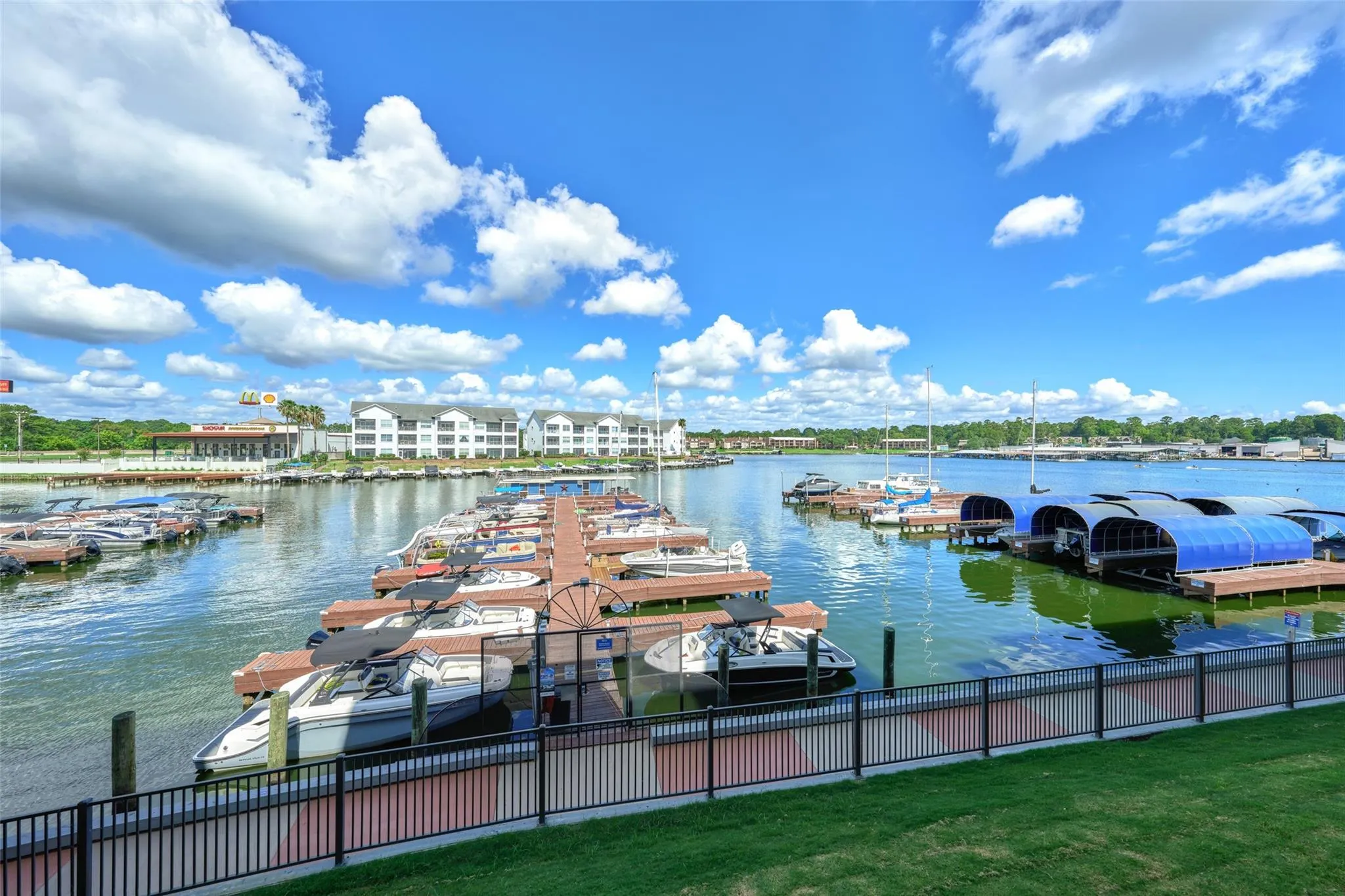 199 Waterpoint Court-104