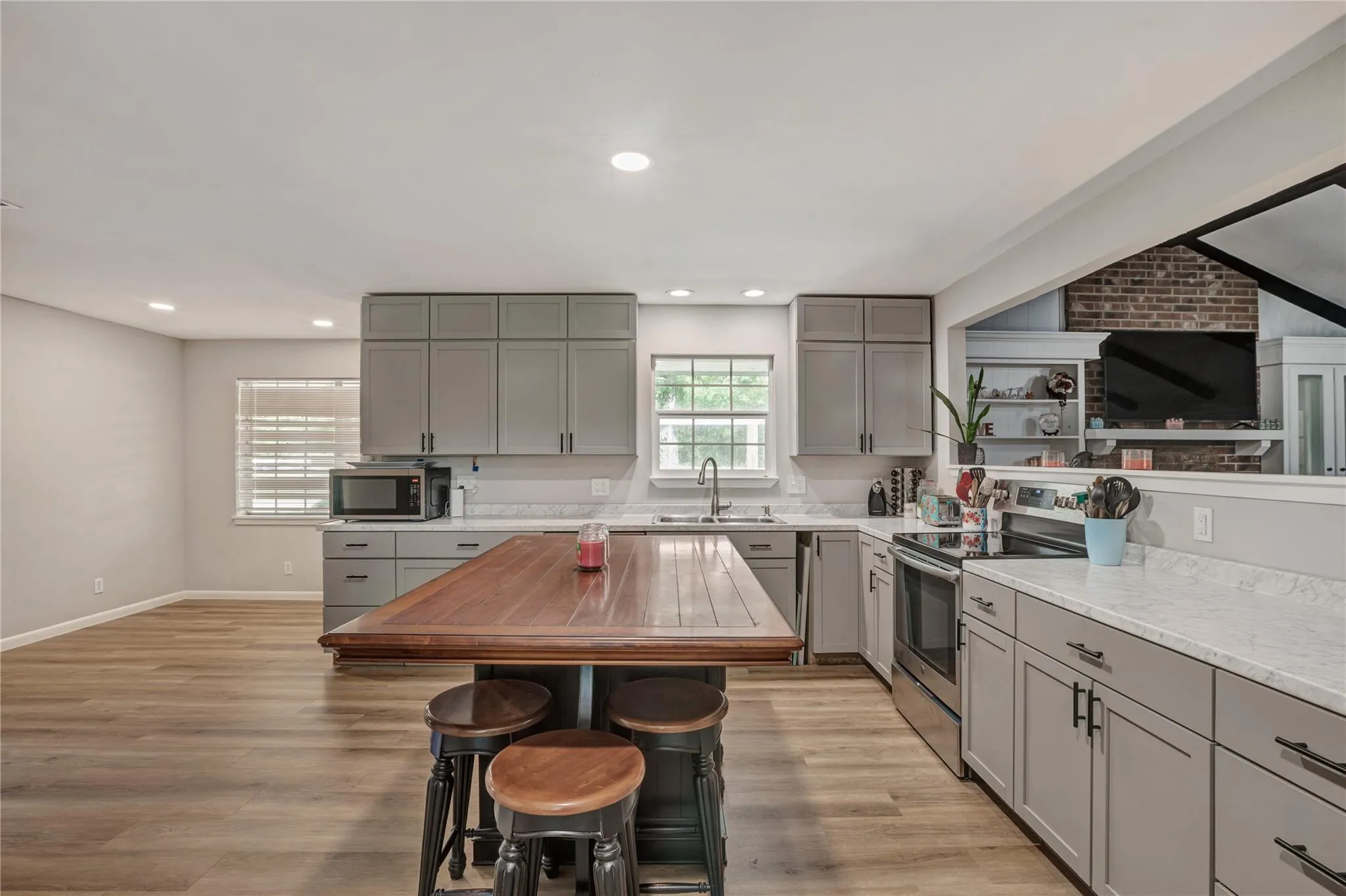 206 N Duck Creek Road