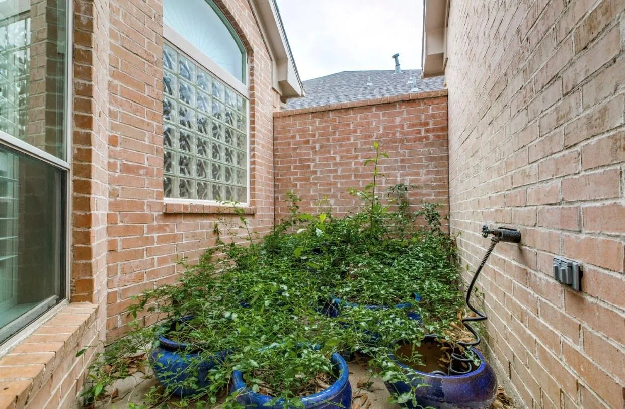 27 Rockledge Drive