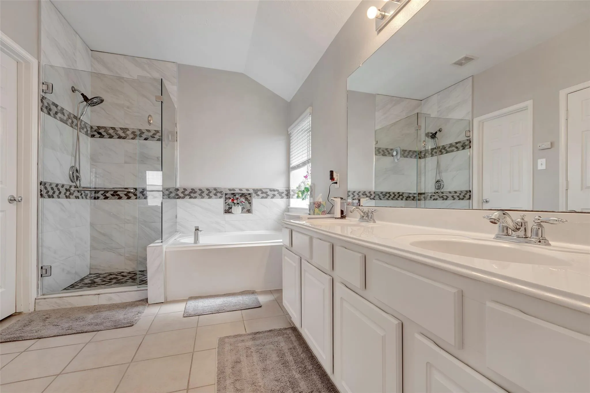28543 Lockeridge View Drive