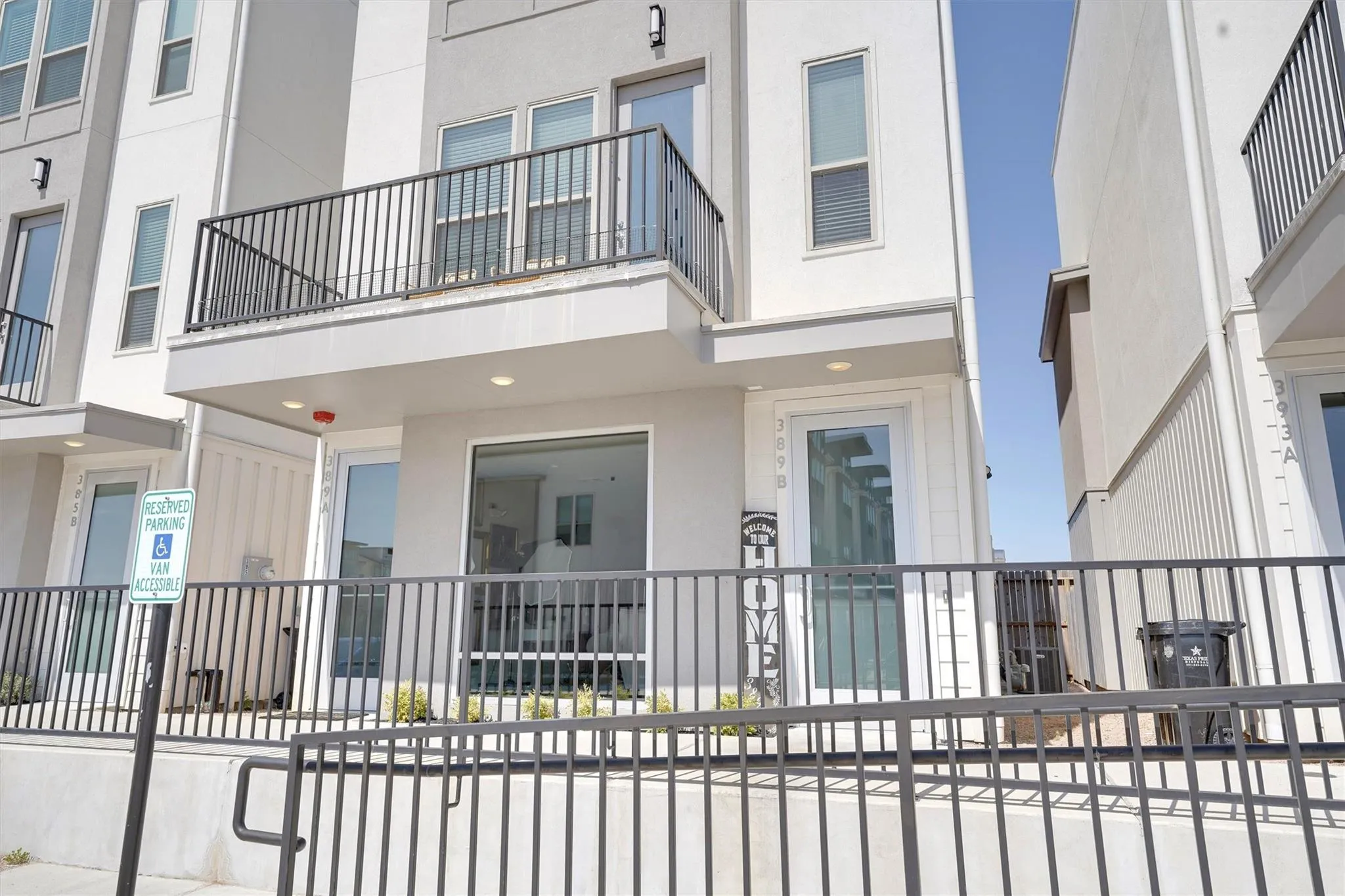389 N Centro Circle