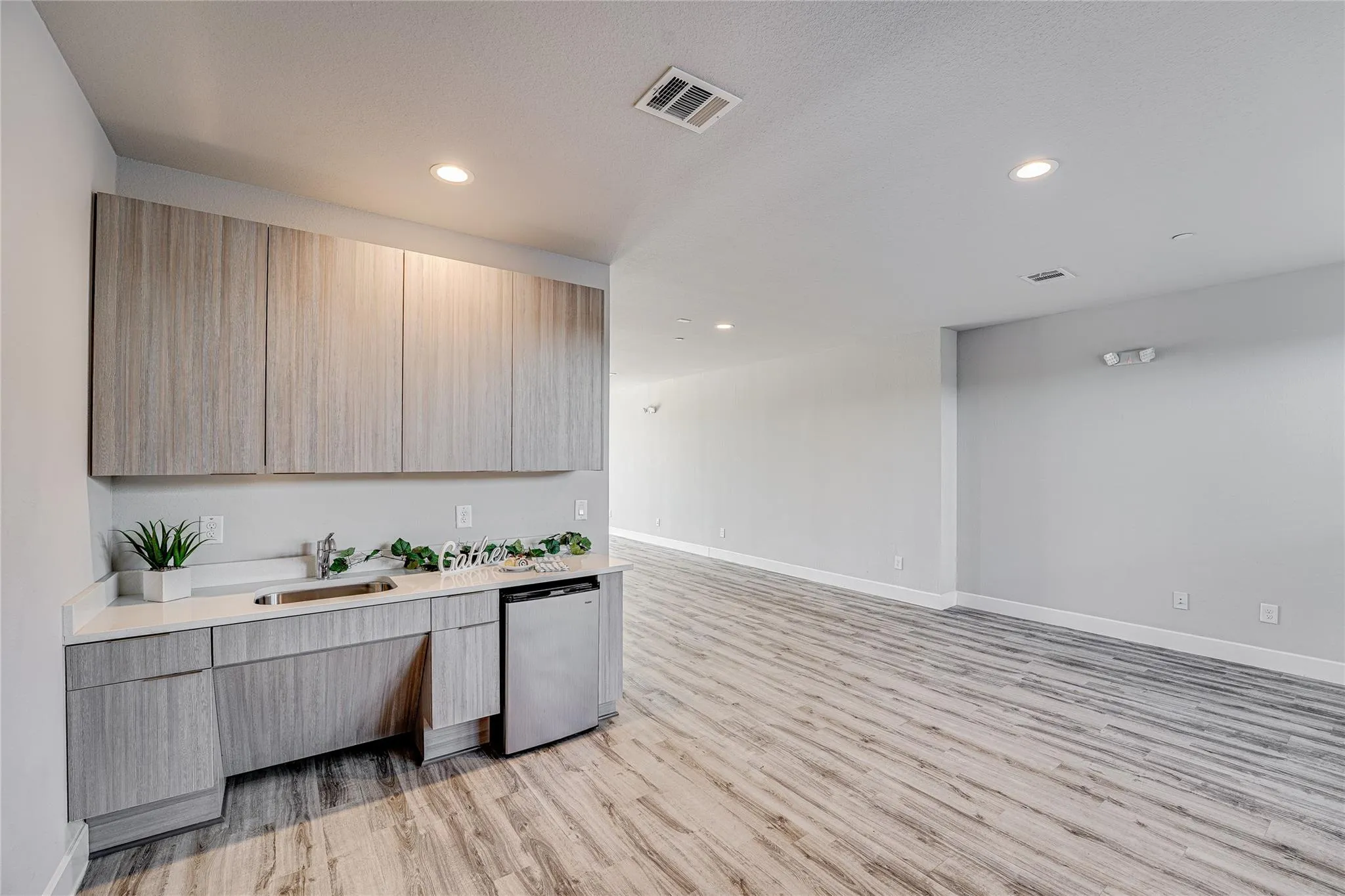 389 N Centro Circle