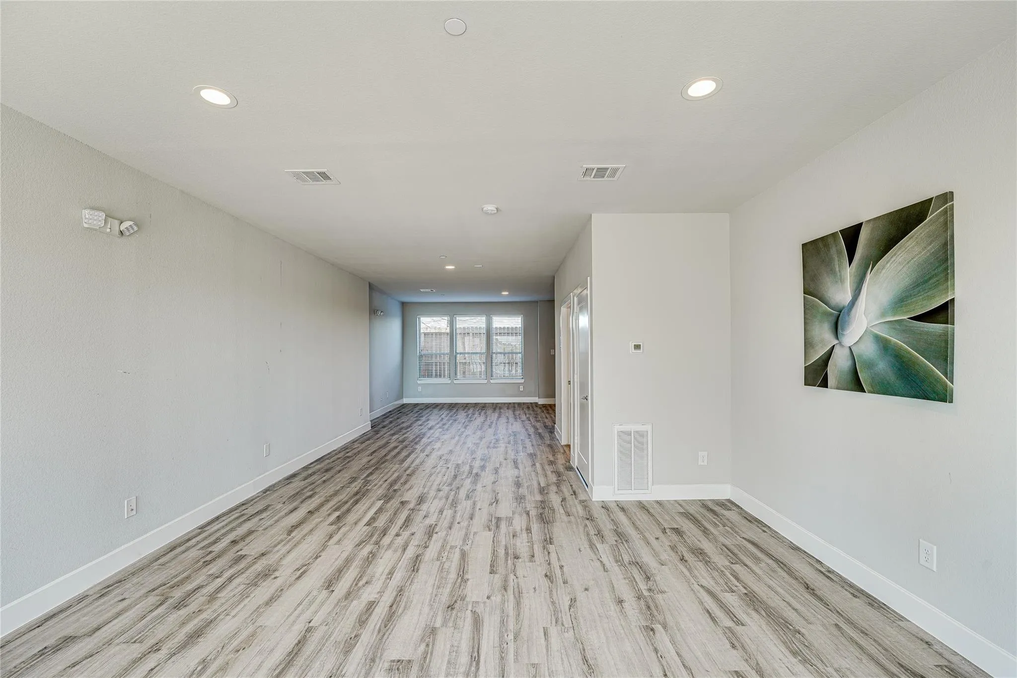 389 N Centro Circle