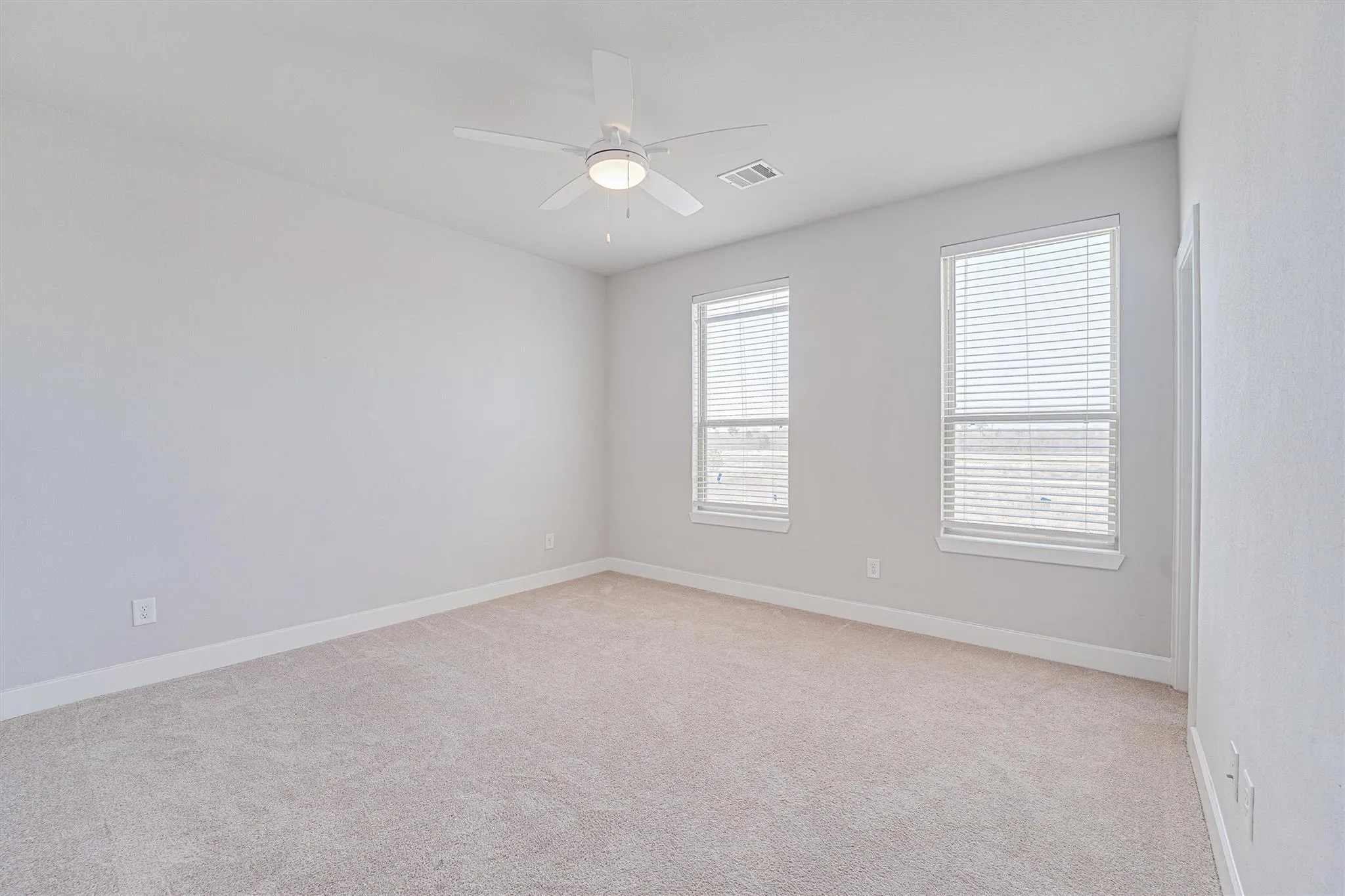 389 N Centro Circle