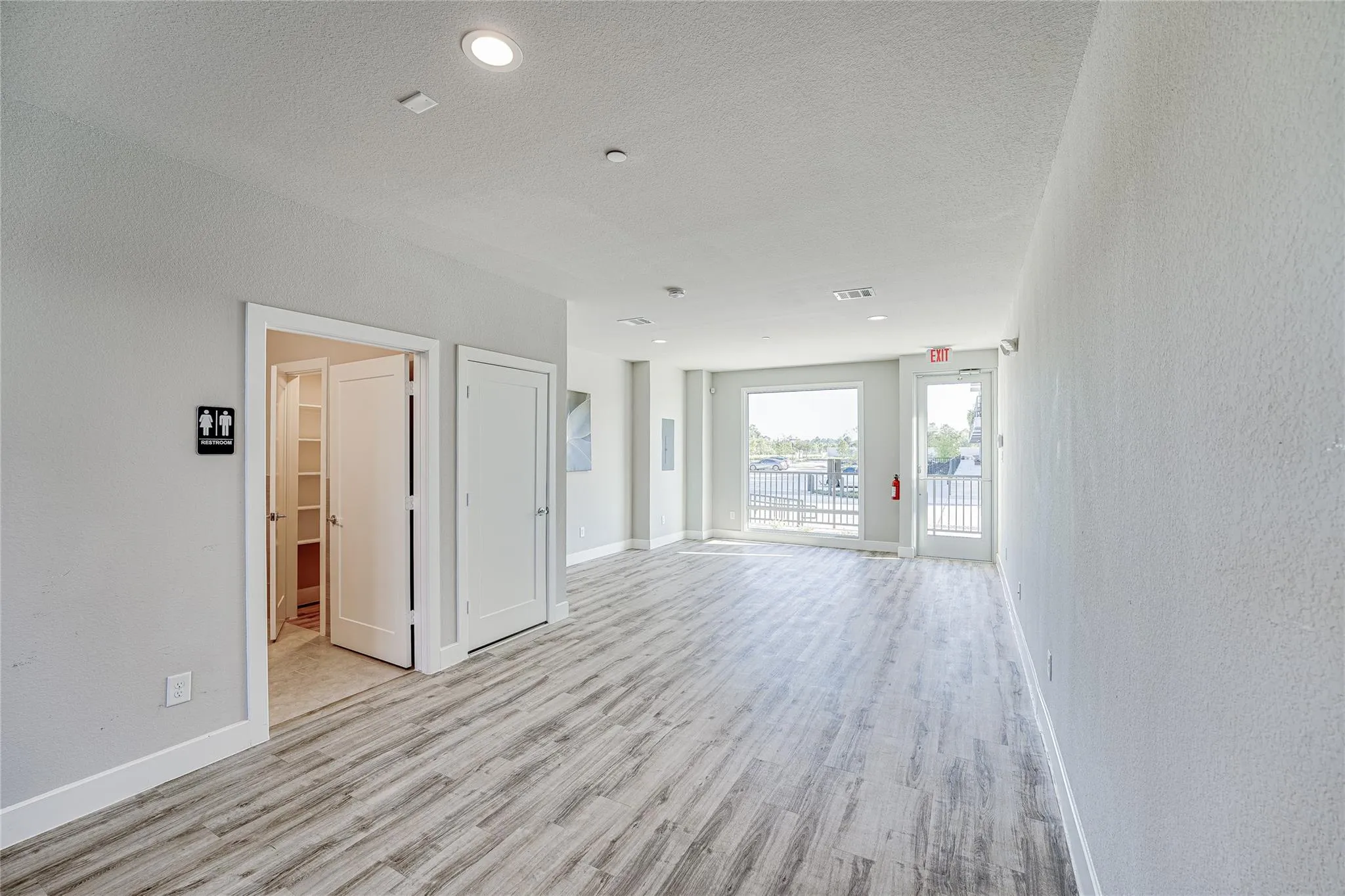 389 N Centro Circle