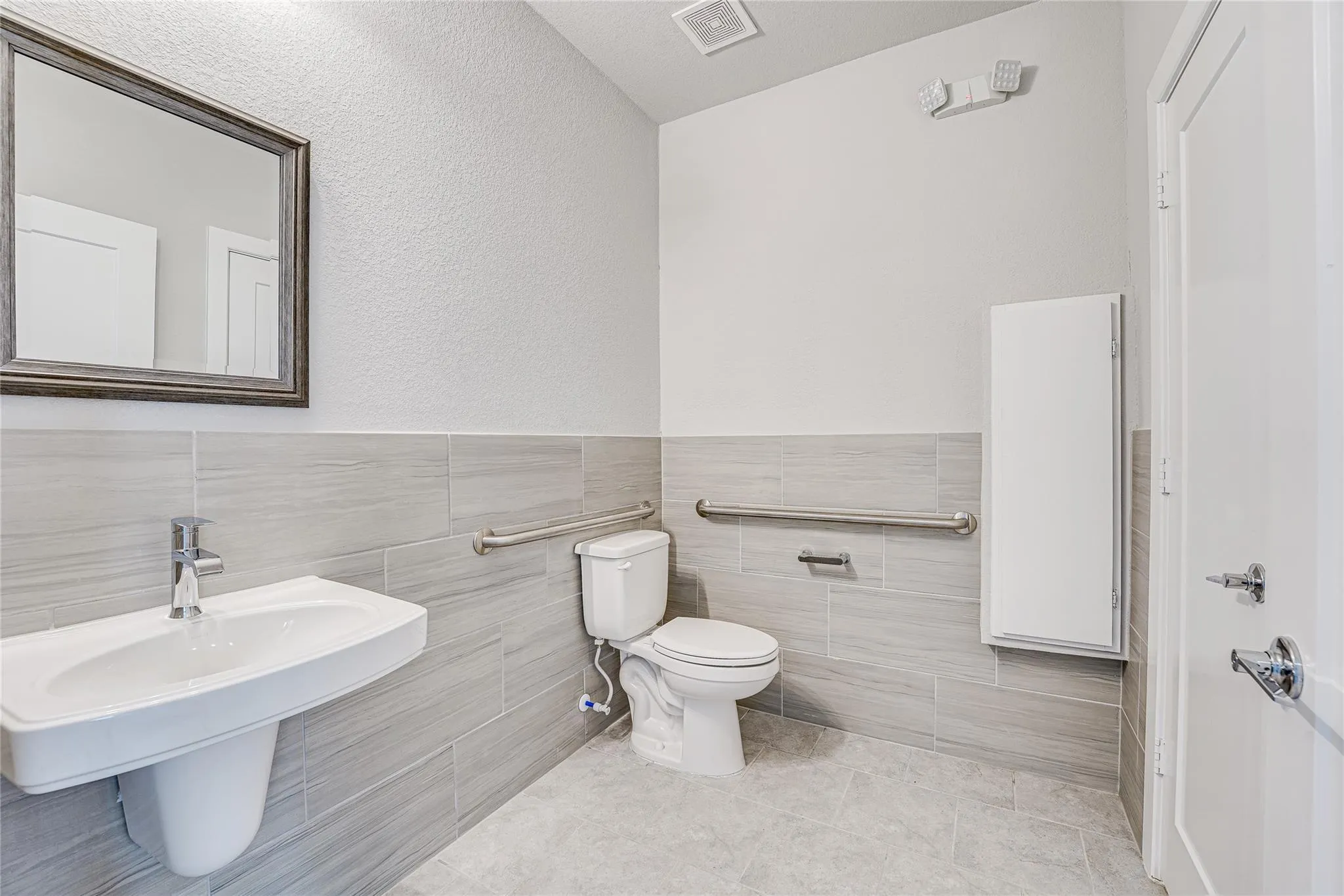 389 N Centro Circle