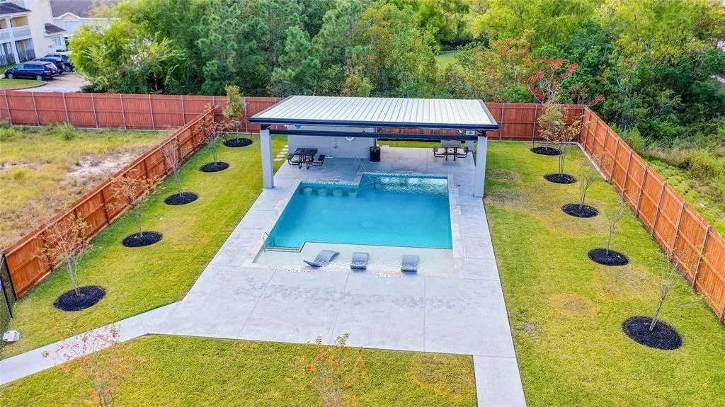 389 N Centro Circle