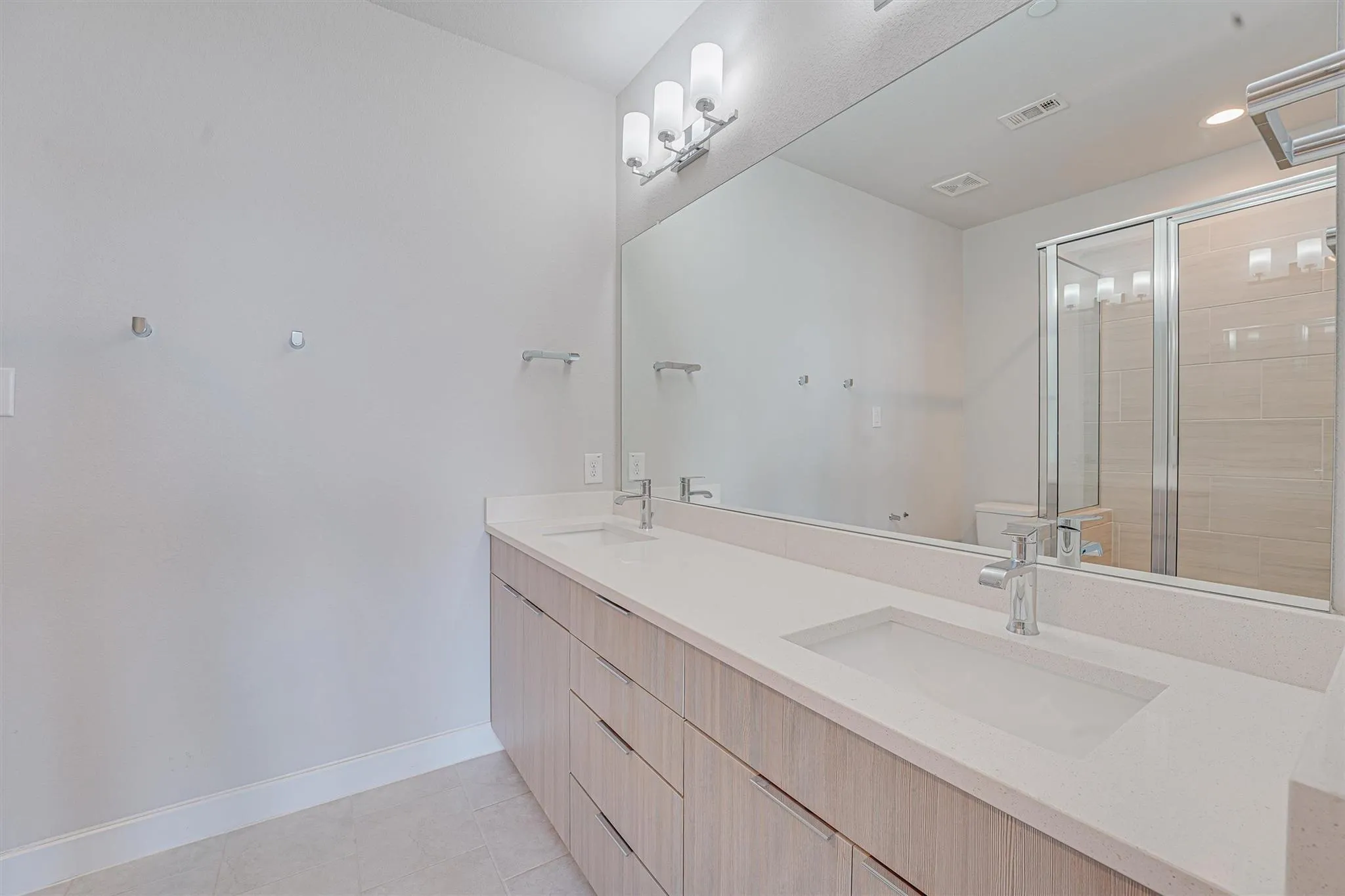 389 N Centro Circle