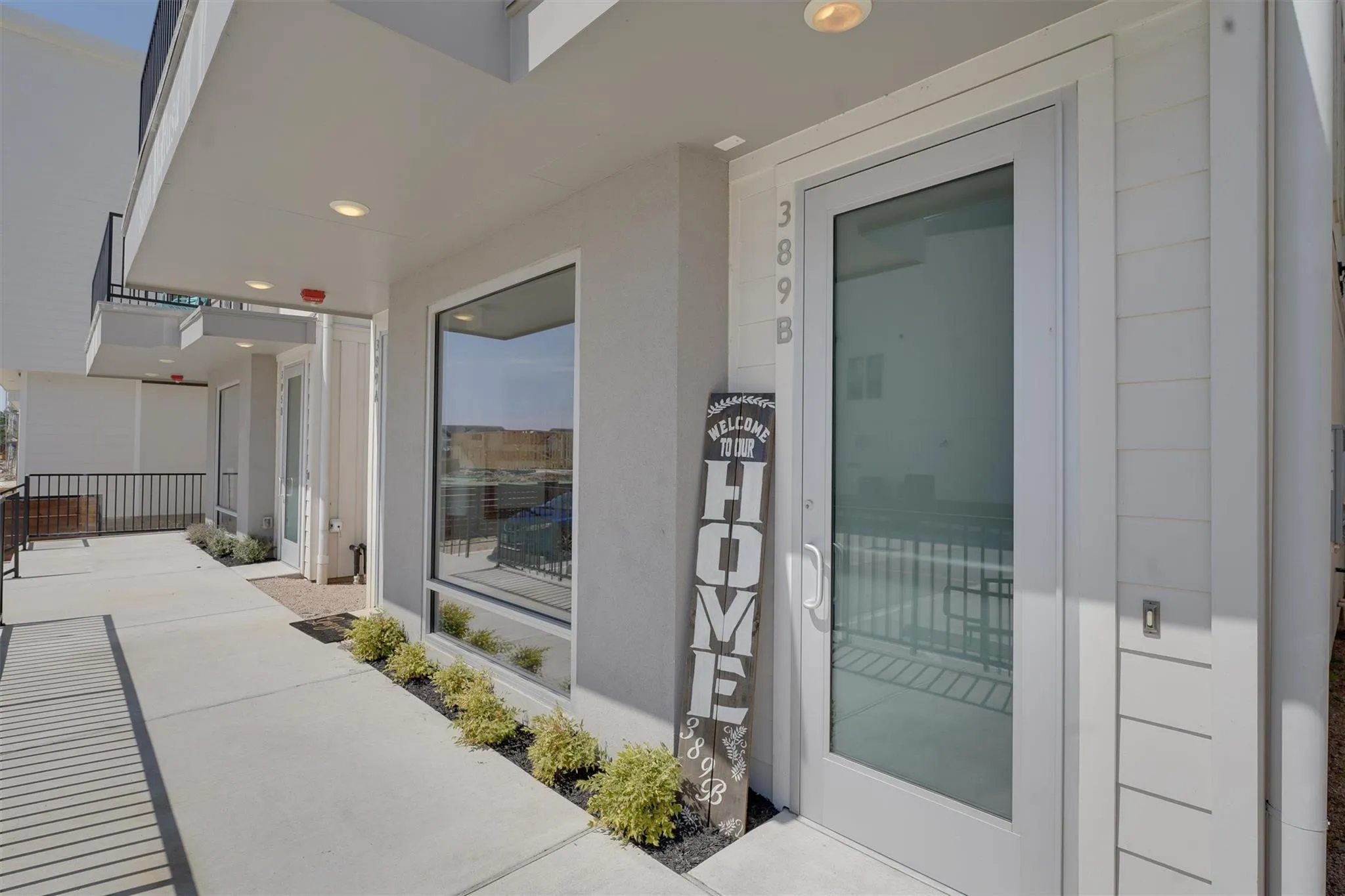 389 N Centro Circle