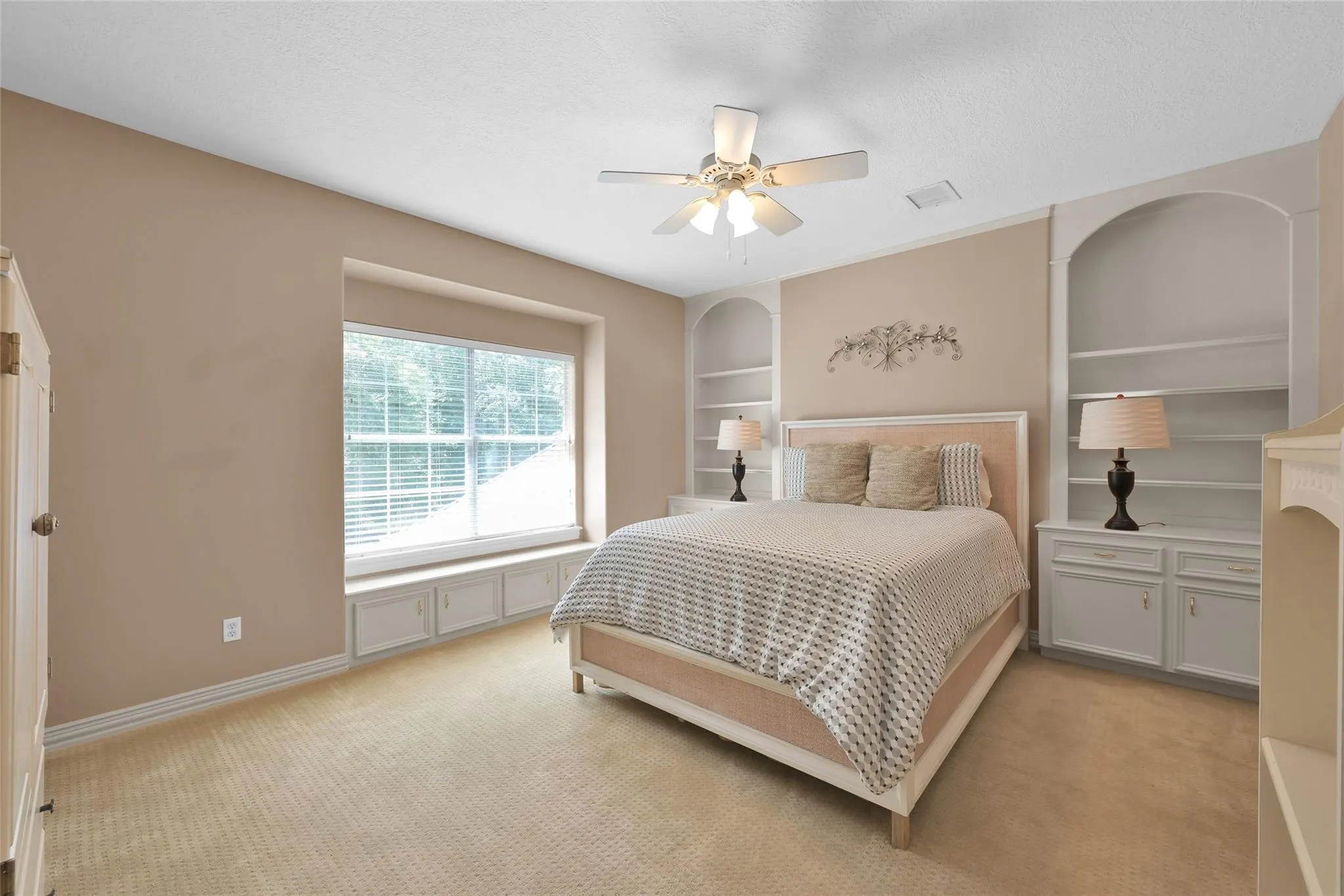 6207 Fieldwood Lane