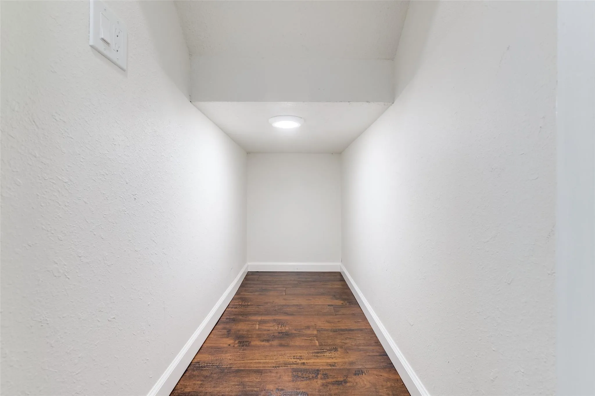 7 White Bark Place