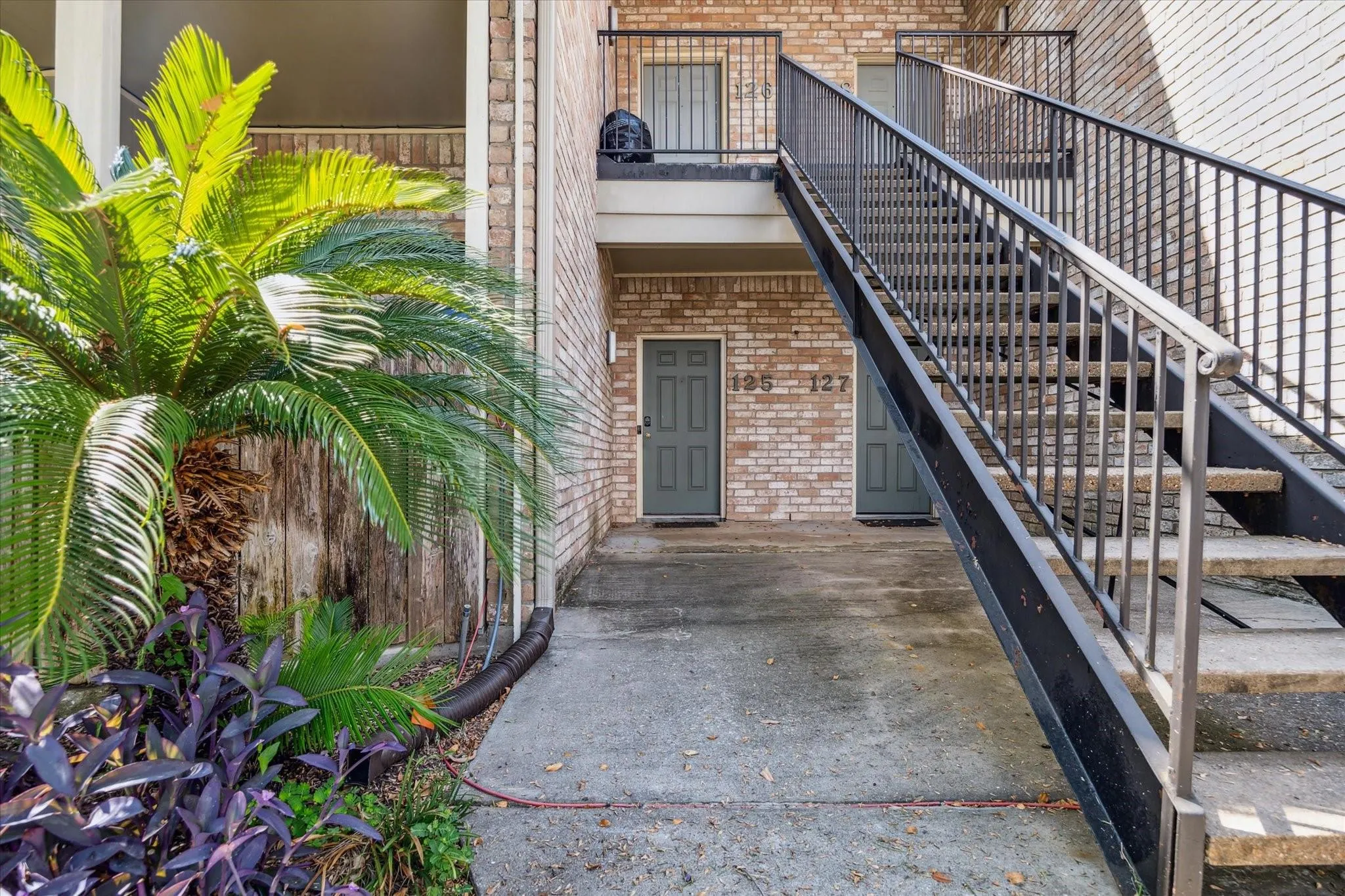 8100 Cambridge Street-125