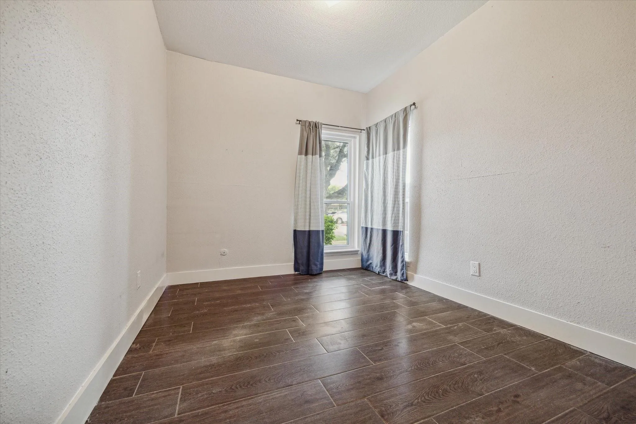 8100 Cambridge Street-125