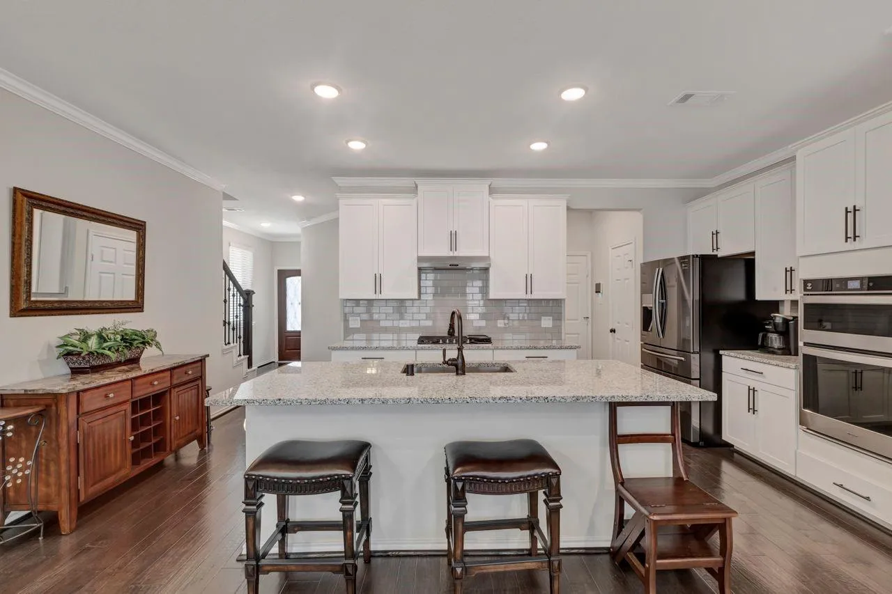 8608 Hollyoaks Creek Lane