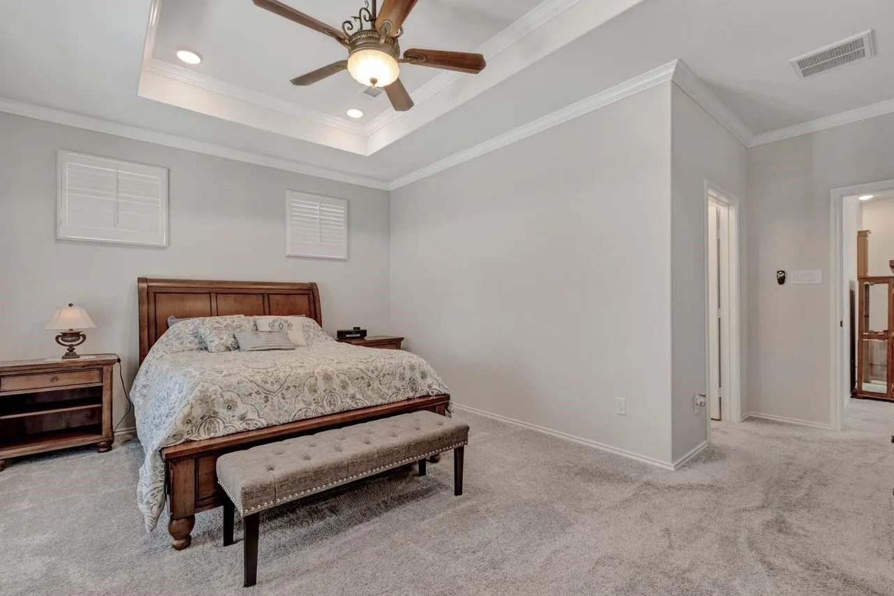8608 Hollyoaks Creek Lane