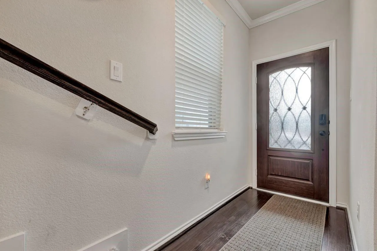 8608 Hollyoaks Creek Lane