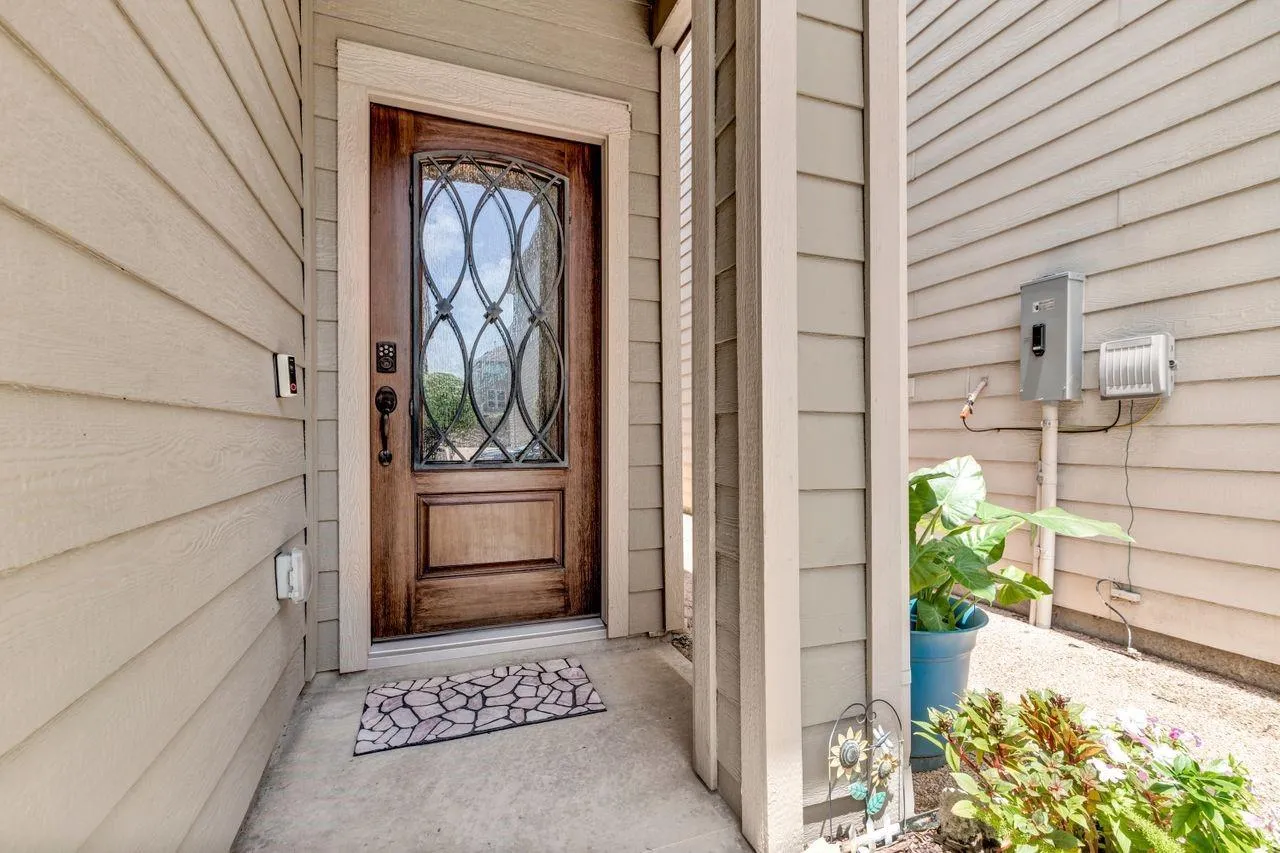 8608 Hollyoaks Creek Lane