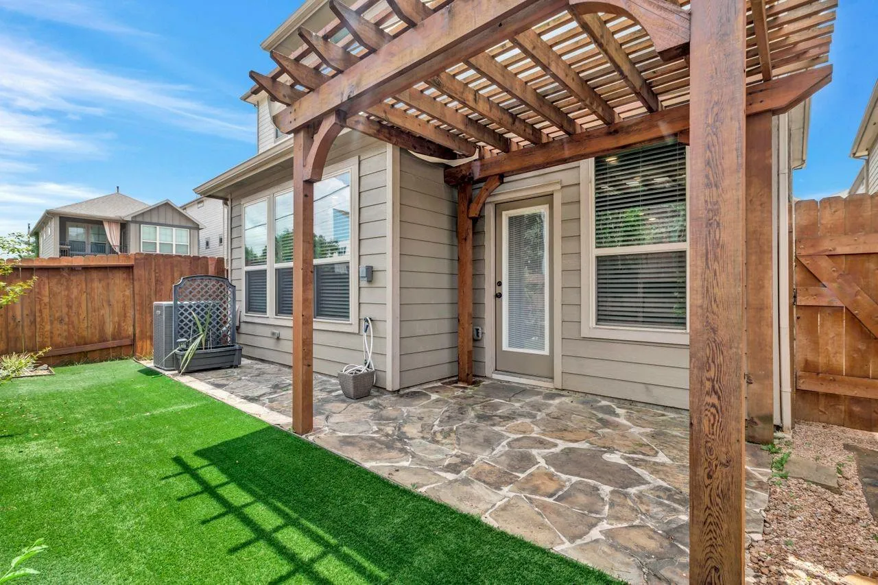 8608 Hollyoaks Creek Lane