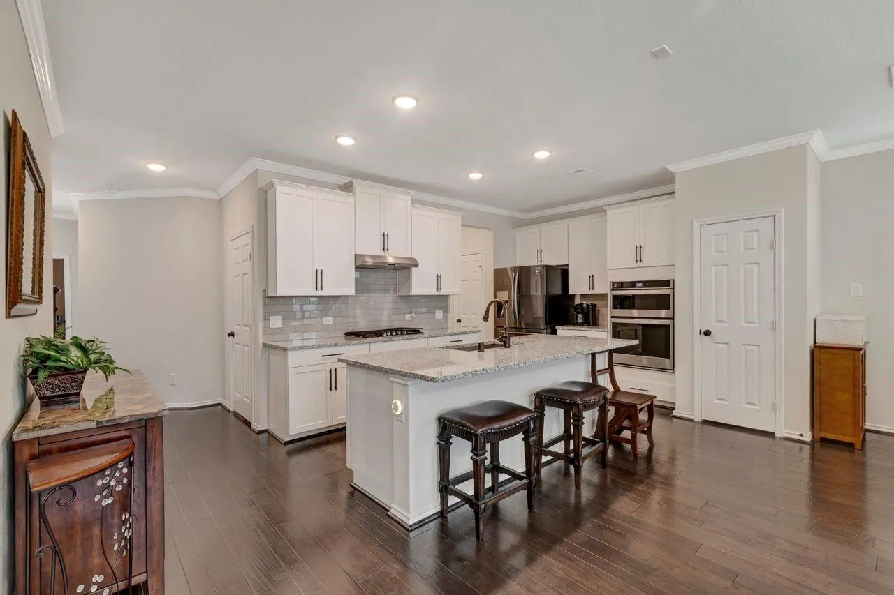 8608 Hollyoaks Creek Lane