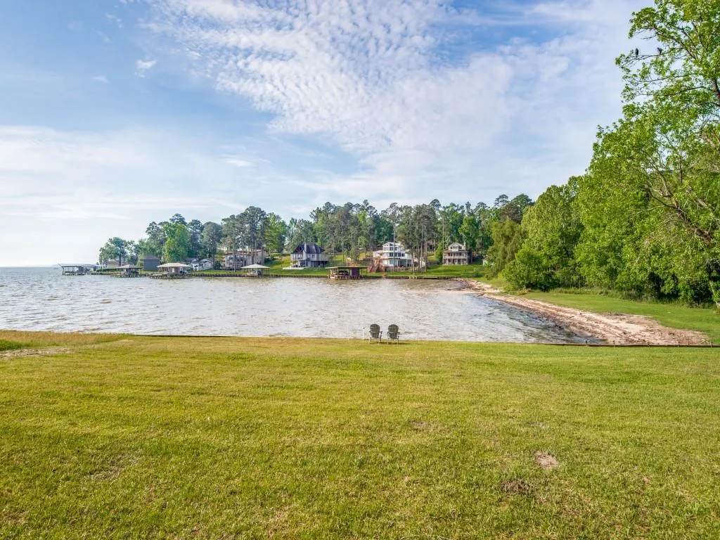 TBD Lakeshore Drive