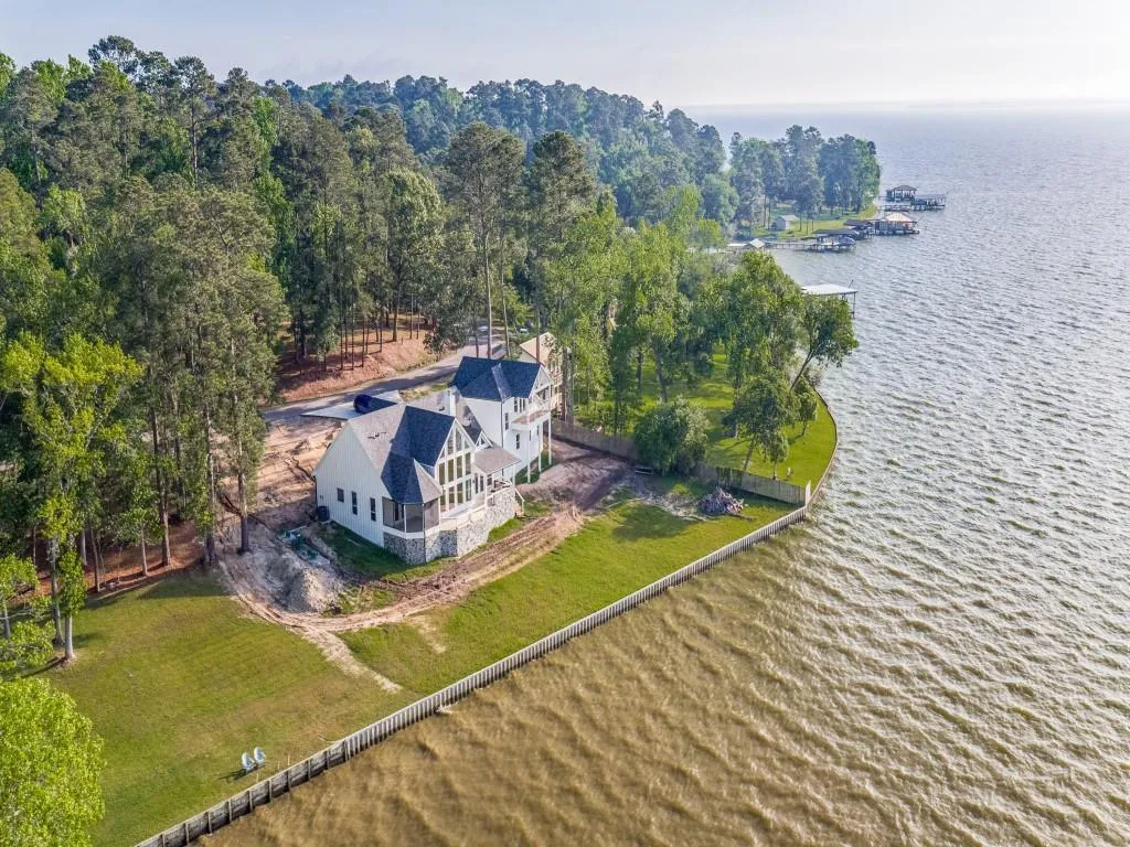TBD Lakeshore Drive