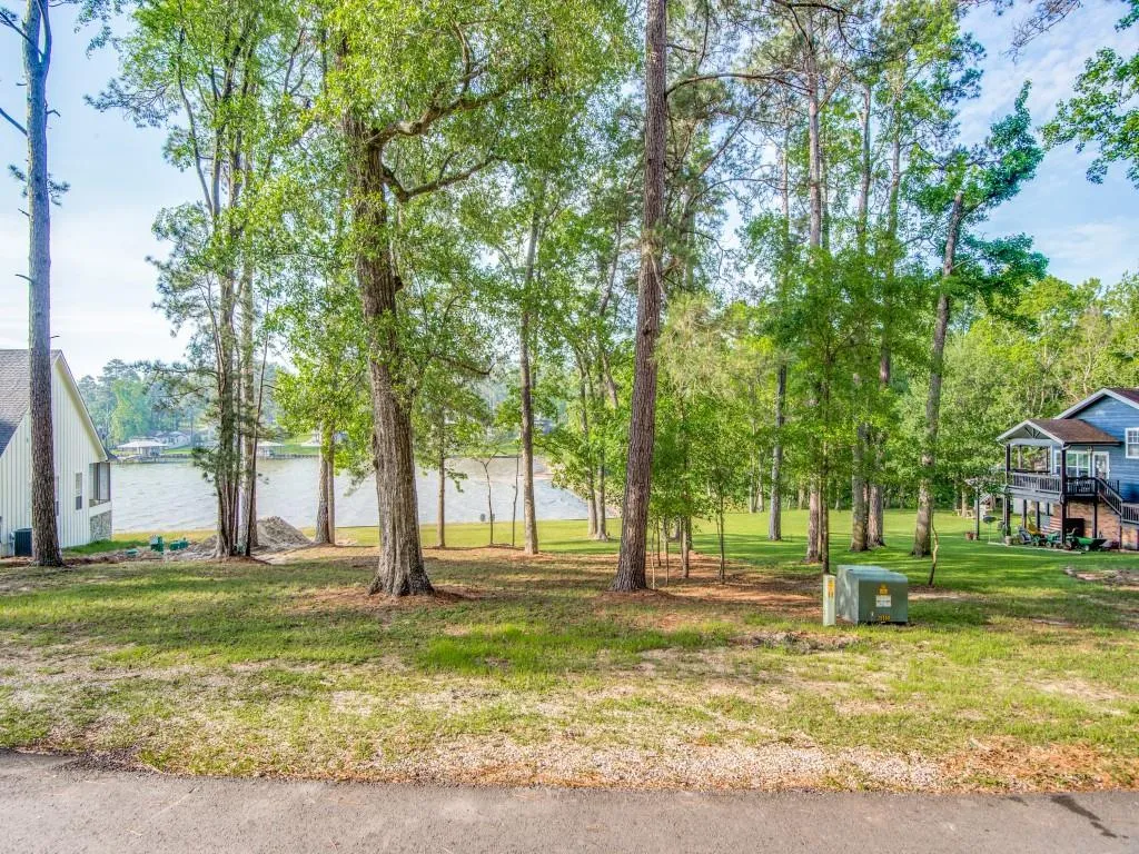 TBD Lakeshore Drive